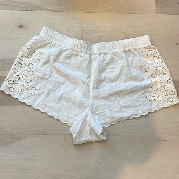 By Anthropologie Eyelet Pajama Lounge Shorts Size L - Picture 5 of 5